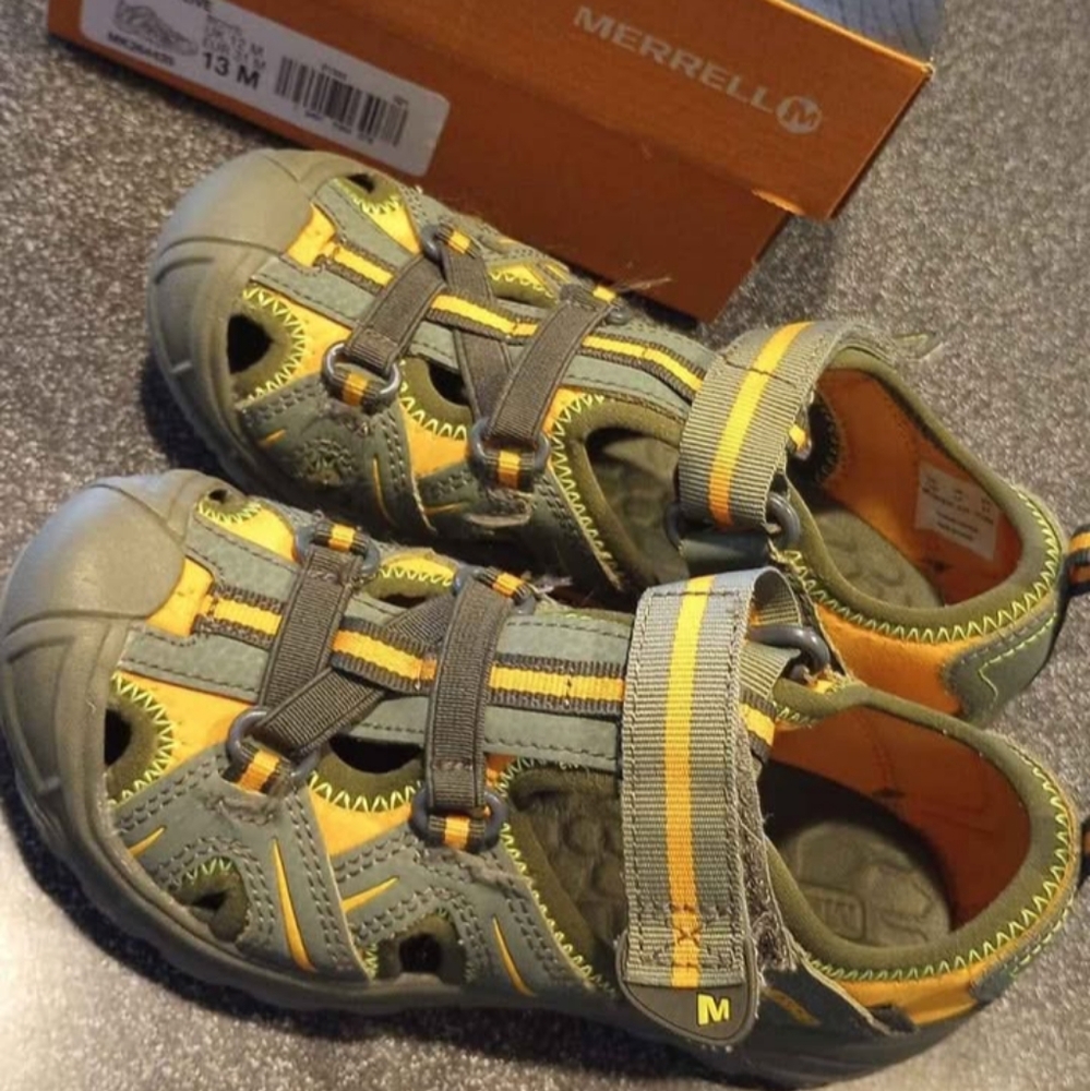 Merrell Hydro Olive Sandals size 13 Kids